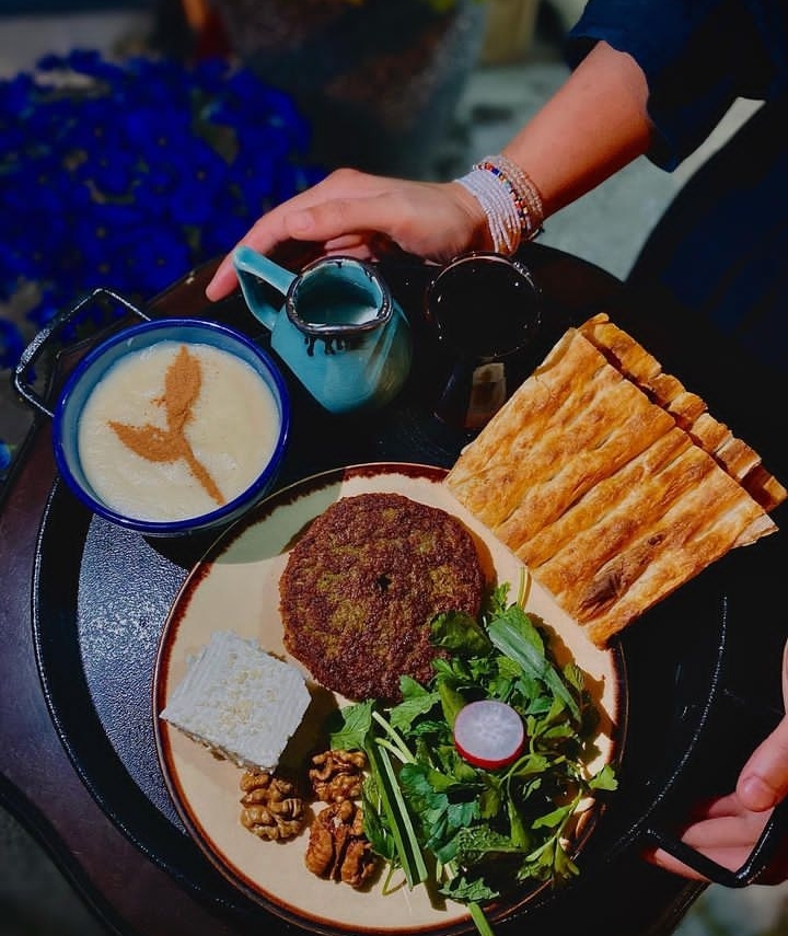 کافه کورال، تصویر ۸