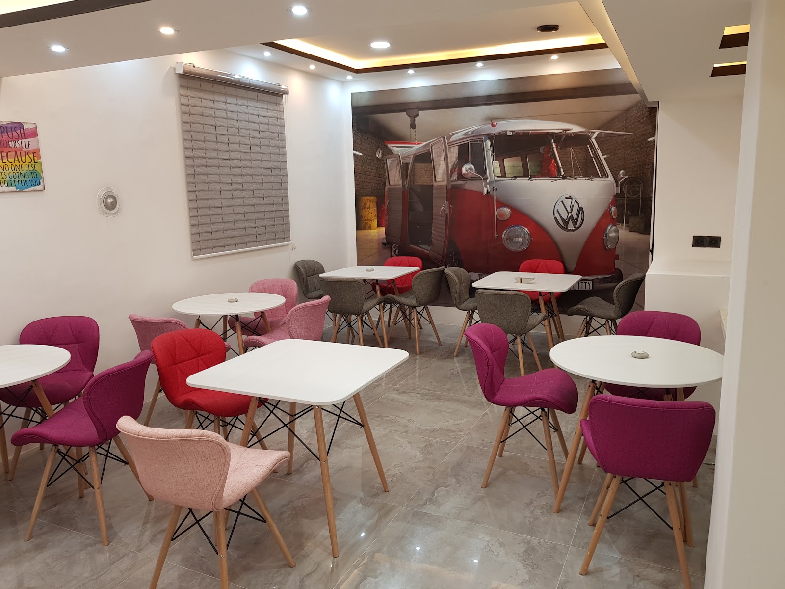 Cafe Brothers کافه برادران، تصویر ۳