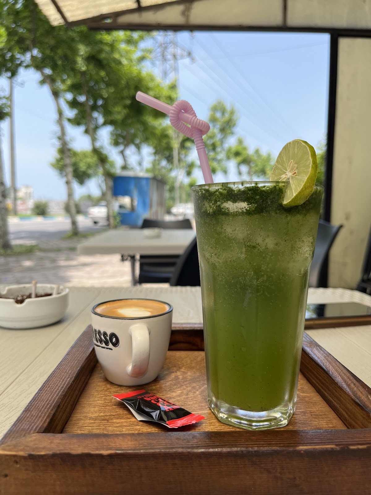 کافه قو، تصویر ۲