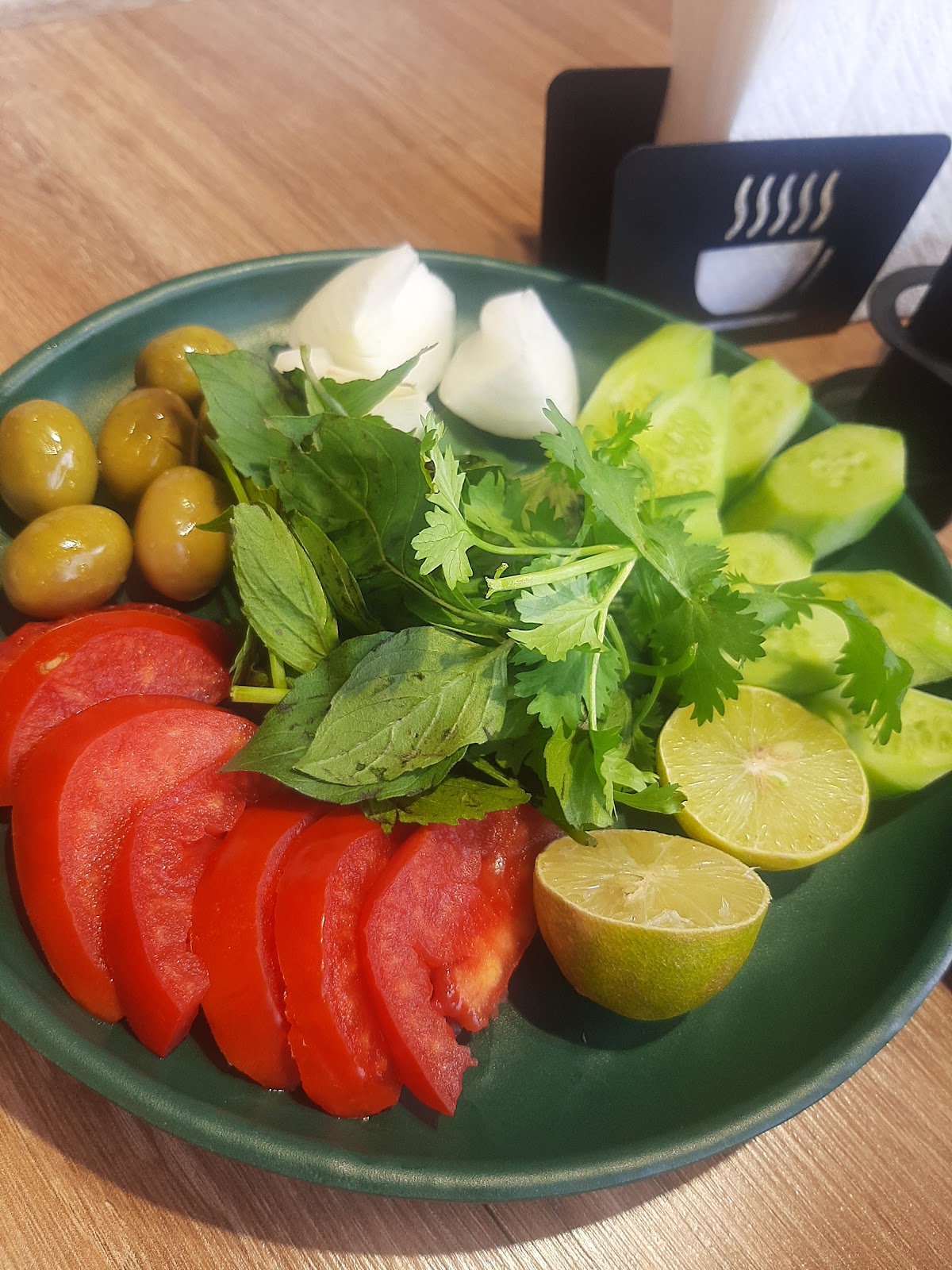 کافه صبحانه رستگار، تصویر ۲