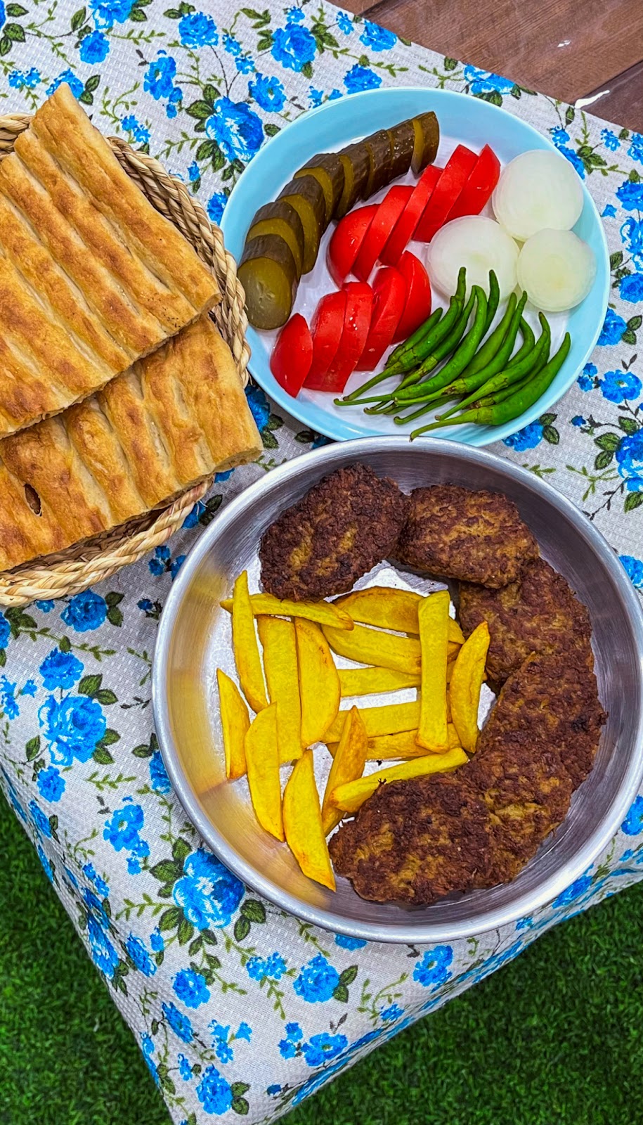 کافه امی گیلان، تصویر ۳