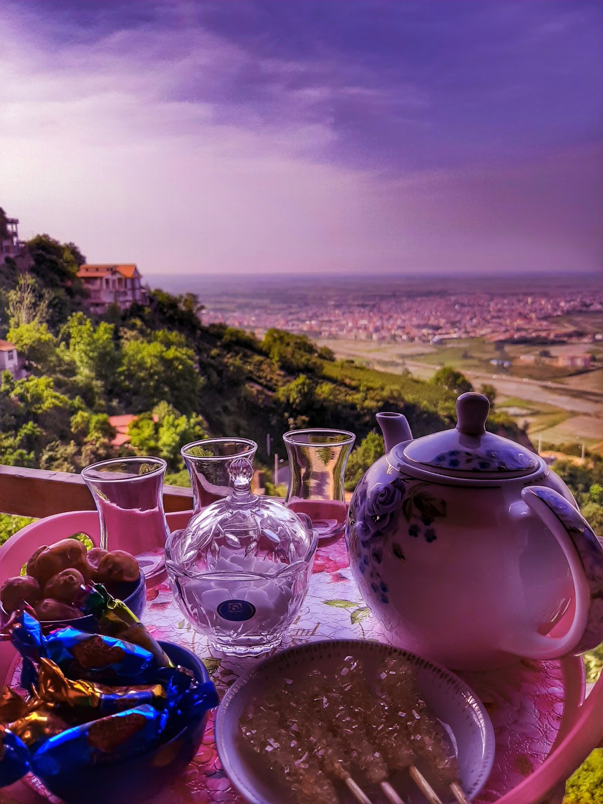 کافه بام لنگرود، تصویر ۲