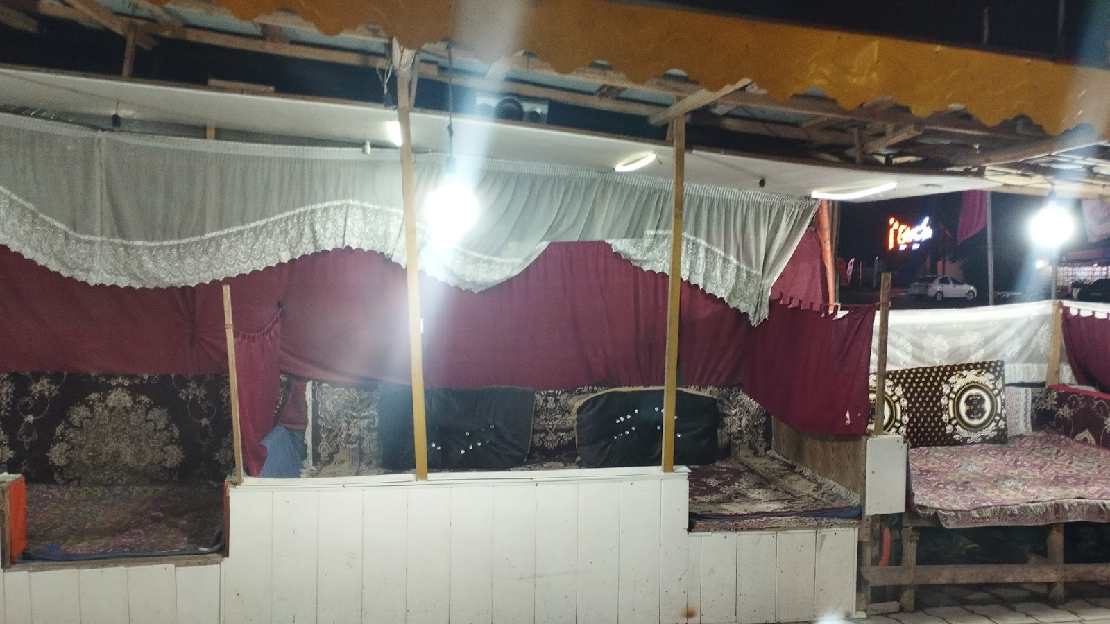 کافه وحید، تصویر ۲