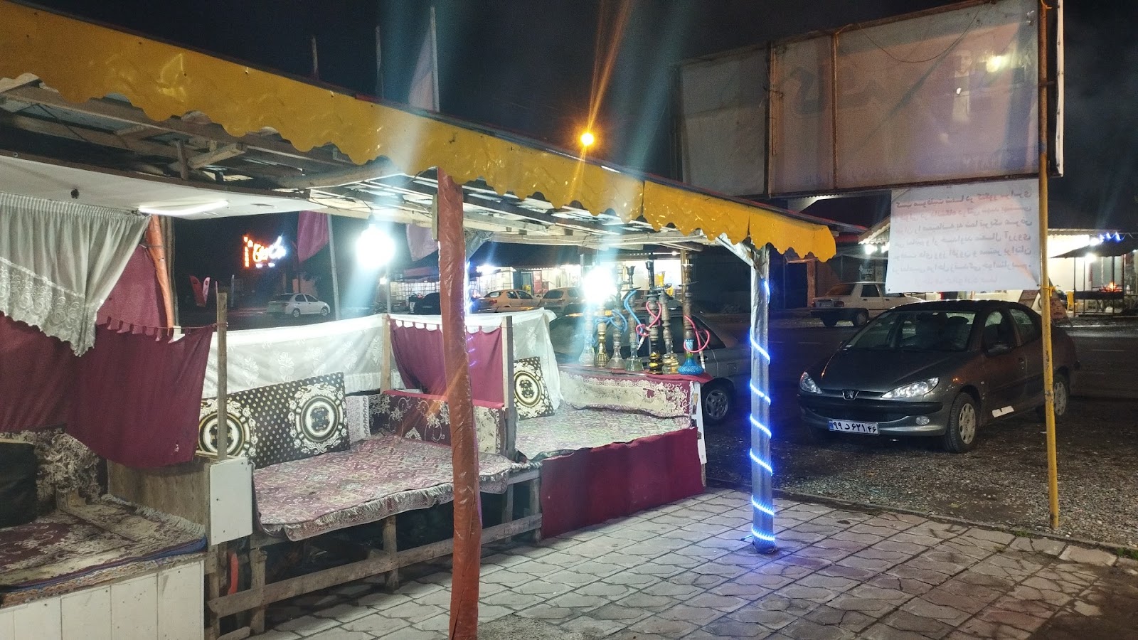 کافه وحید، تصویر ۳
