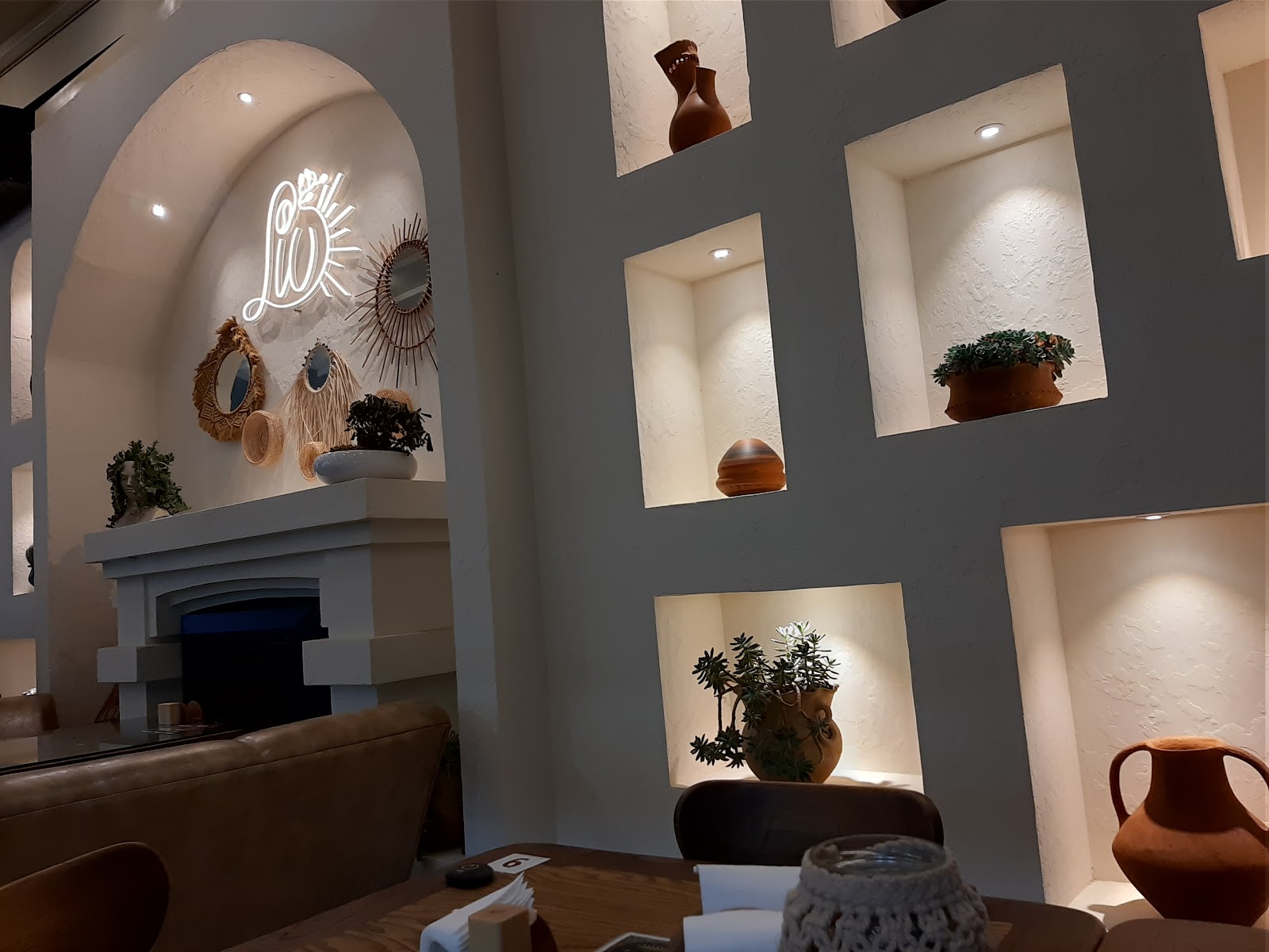 کافه لیو، تصویر ۳