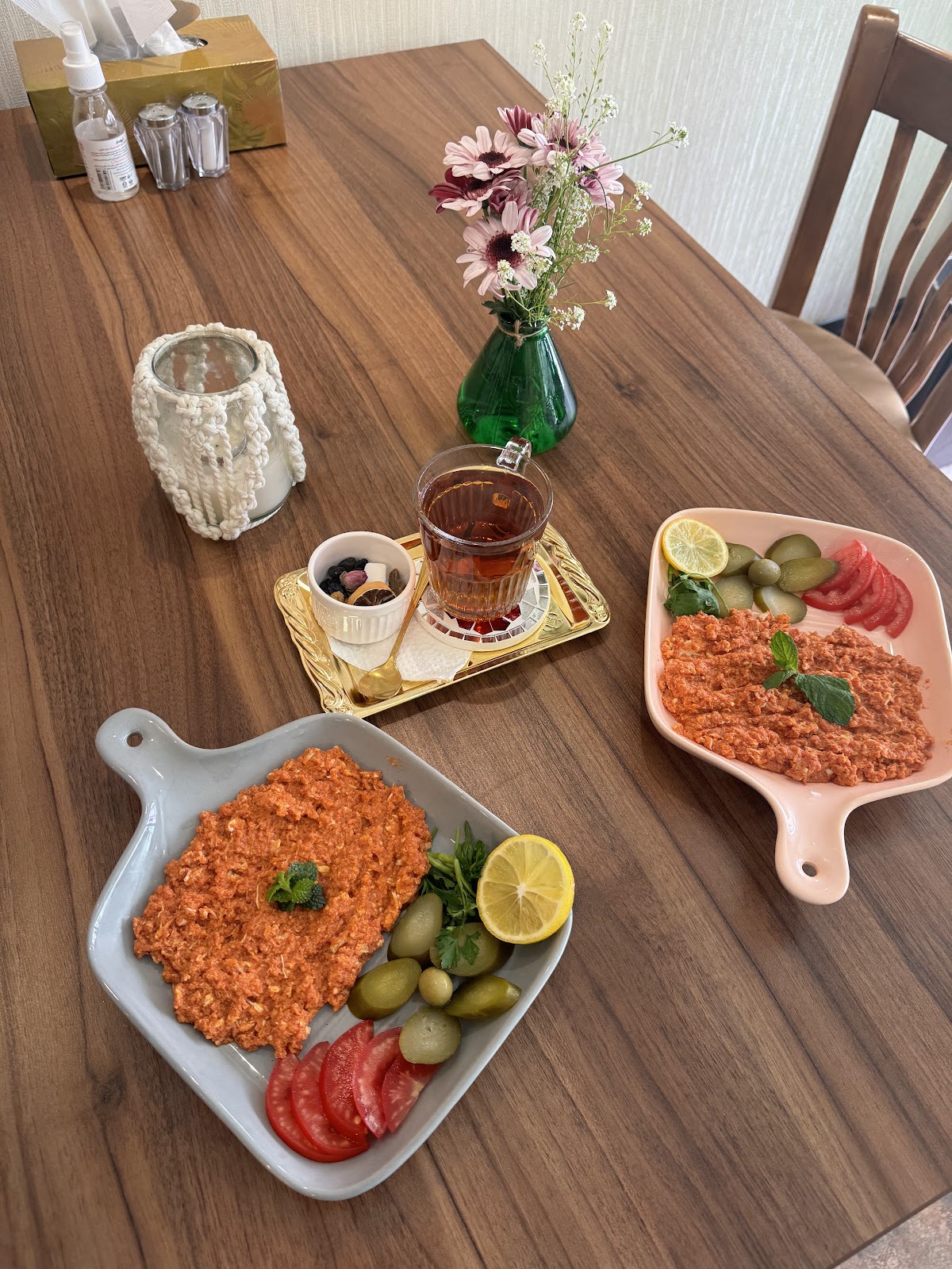 کافه رُزِت، تصویر ۳