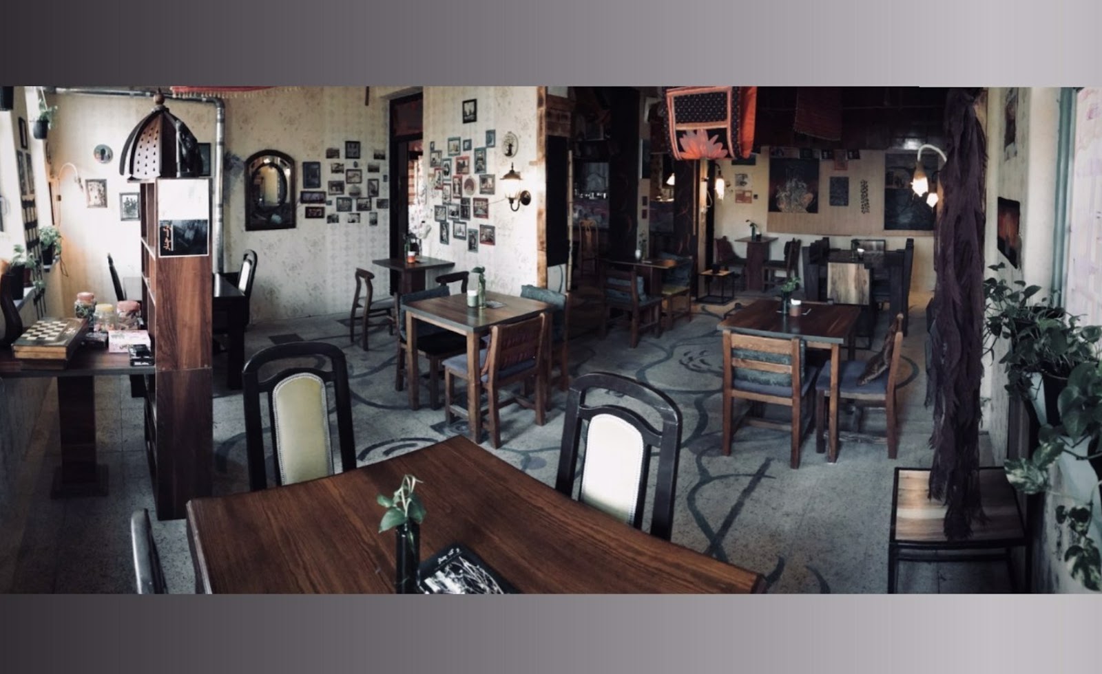 کافه چنار، تصویر ۲