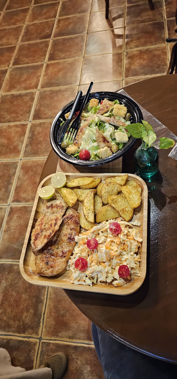 کافه میلان، تصویر ۲