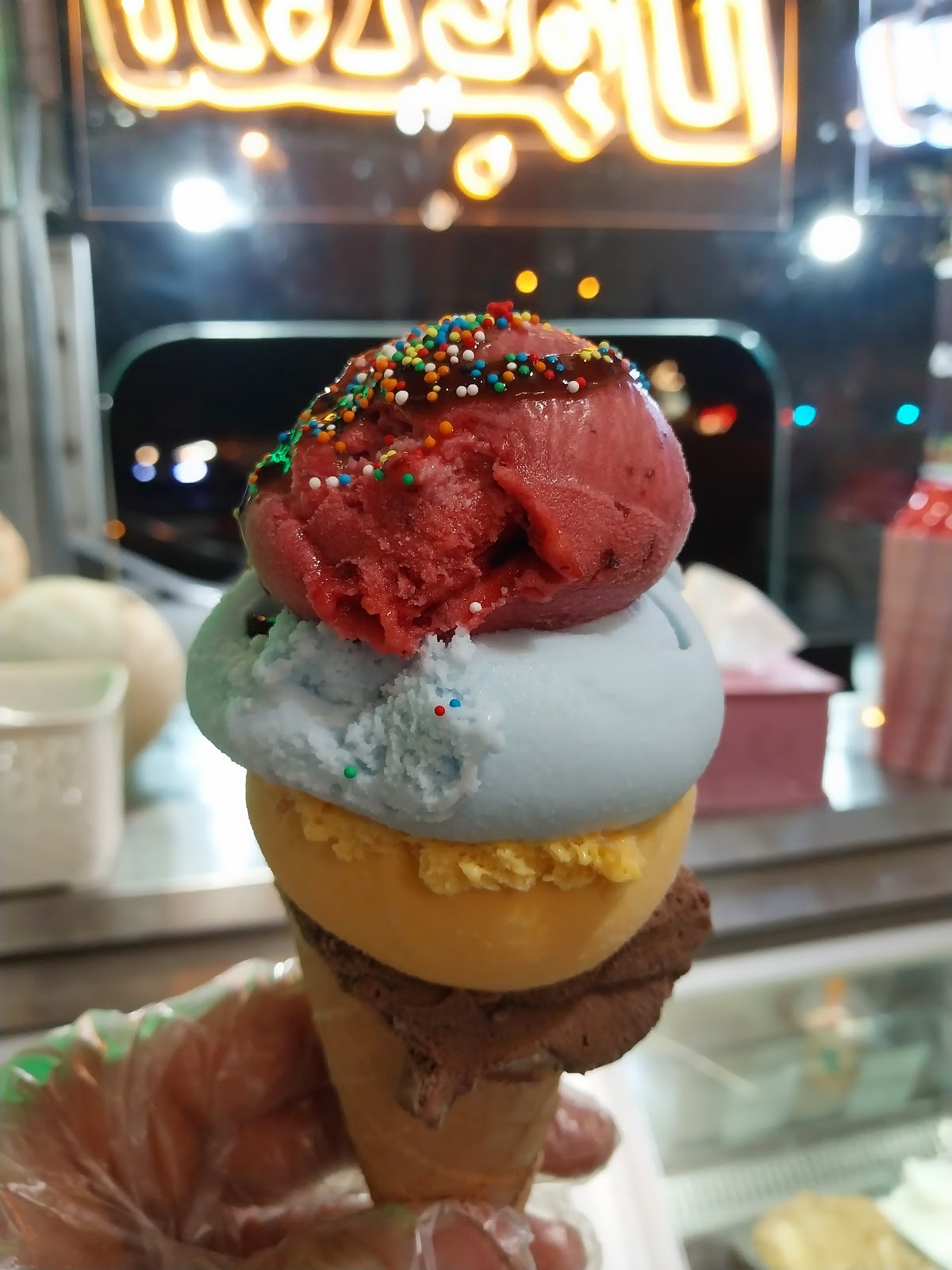 کافه بستنی نارنج، تصویر ۴