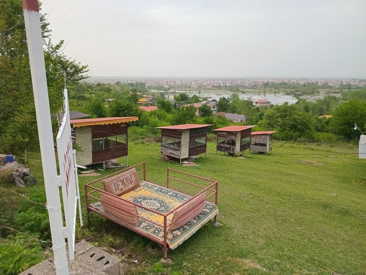 کافه باغ دیلاچیک(دلچسب)، تصویر ۲
