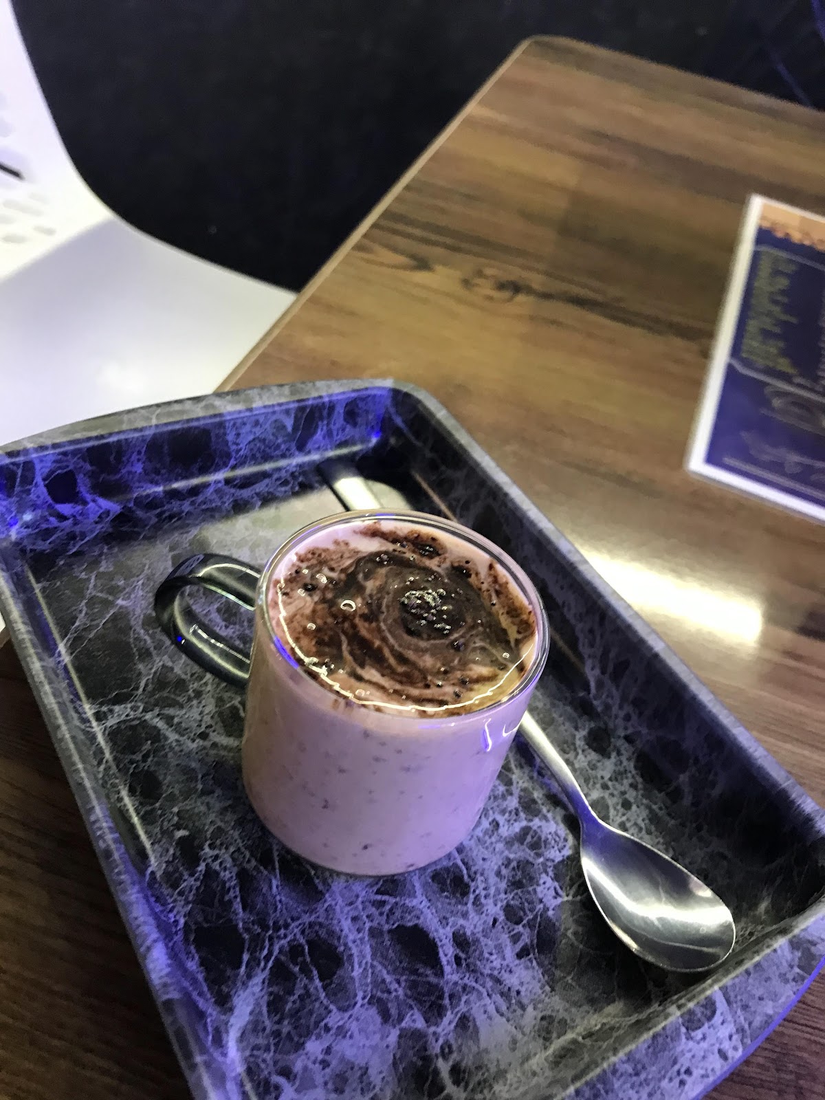 کافی شاپ شاین، تصویر ۲