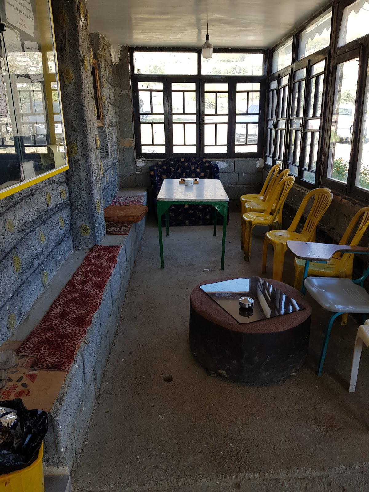 کافه یاردنی، تصویر ۲