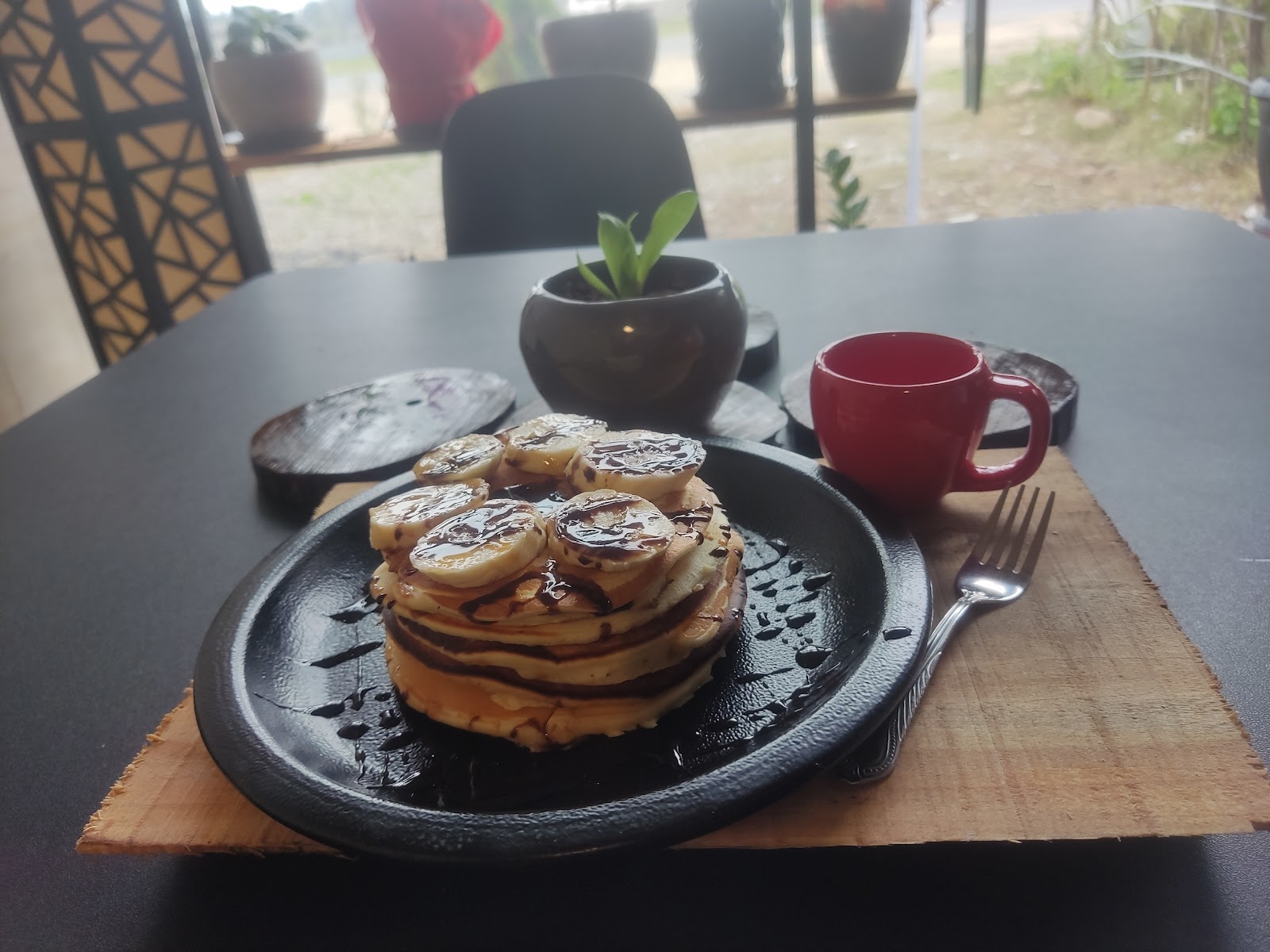 کافه این، تصویر ۲