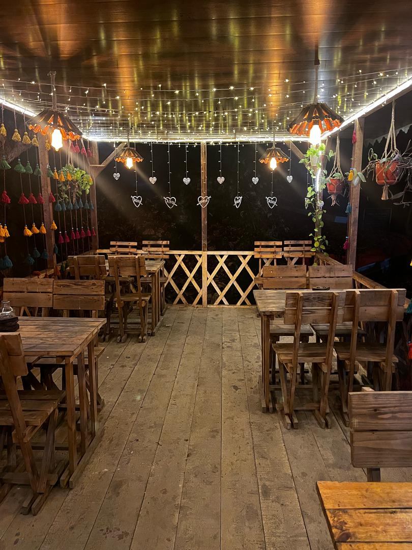 کافه جفت شیش، تصویر ۵