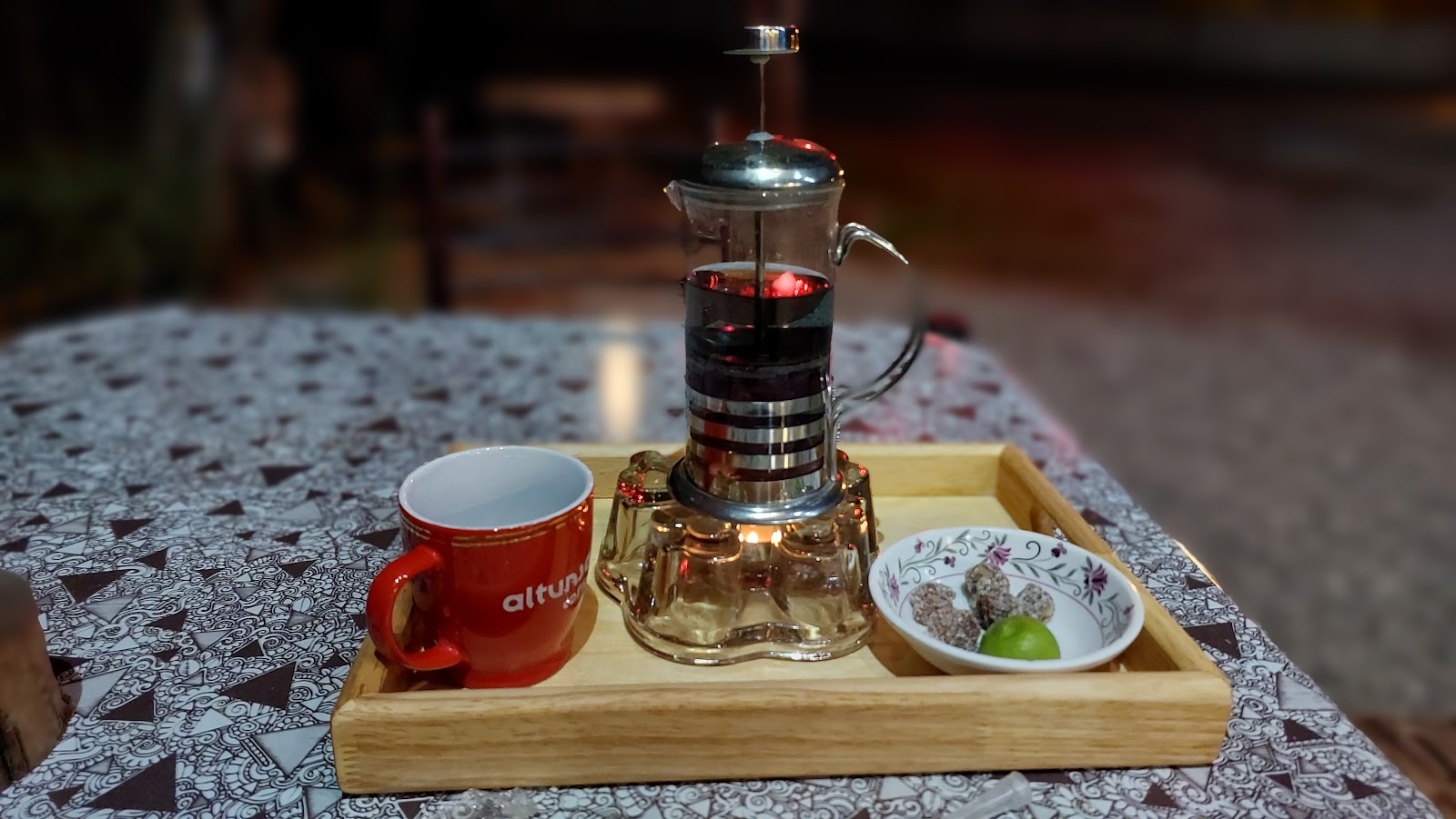 کافه رستوران سنتی ققنوس، تصویر ۲