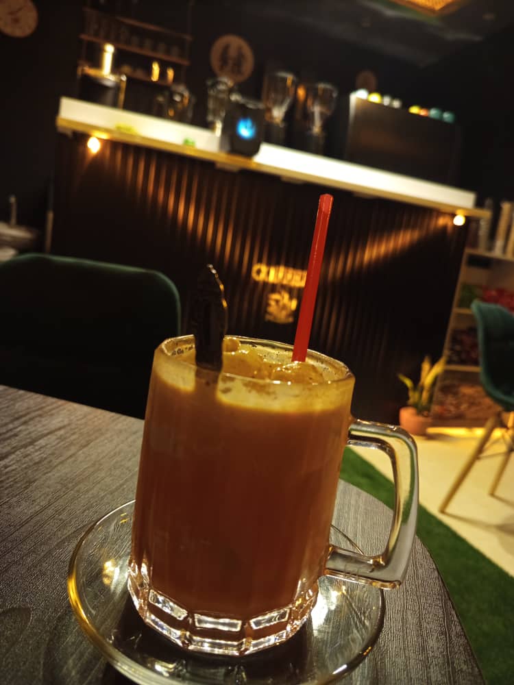 کافه لیان، تصویر ۳