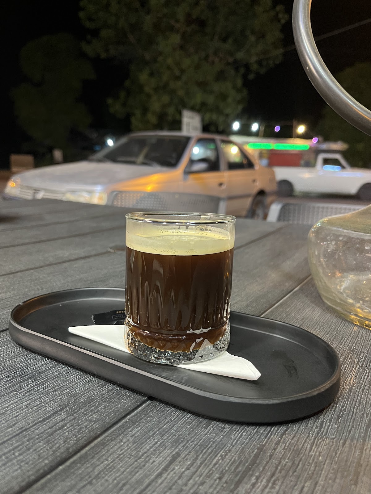 کافه آرش، تصویر ۲