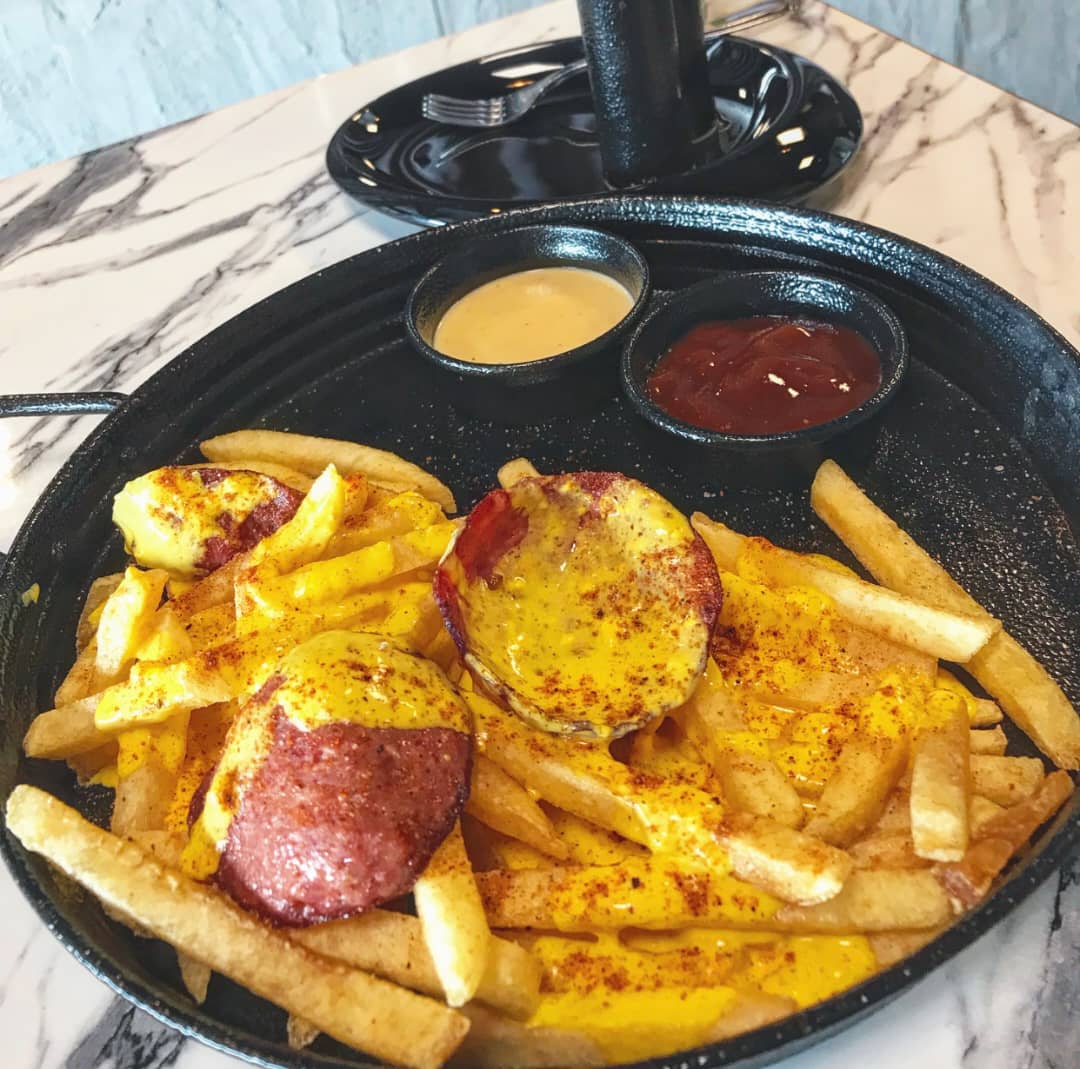کافه دژار، تصویر ۲