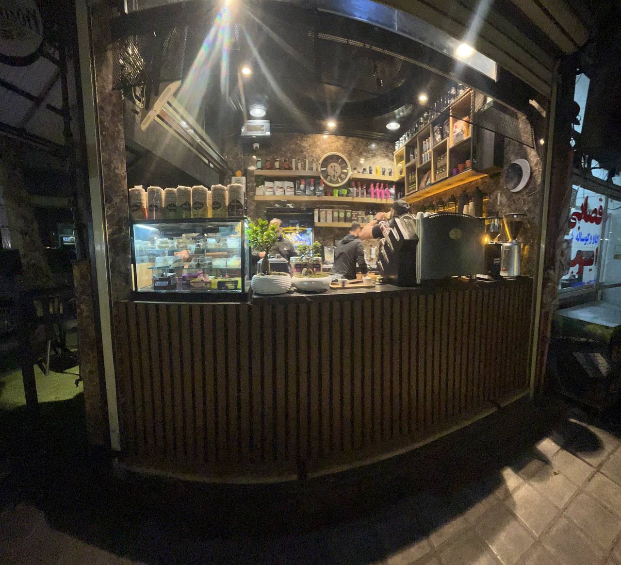 کافه گریسون Cafe Garrison، تصویر ۴