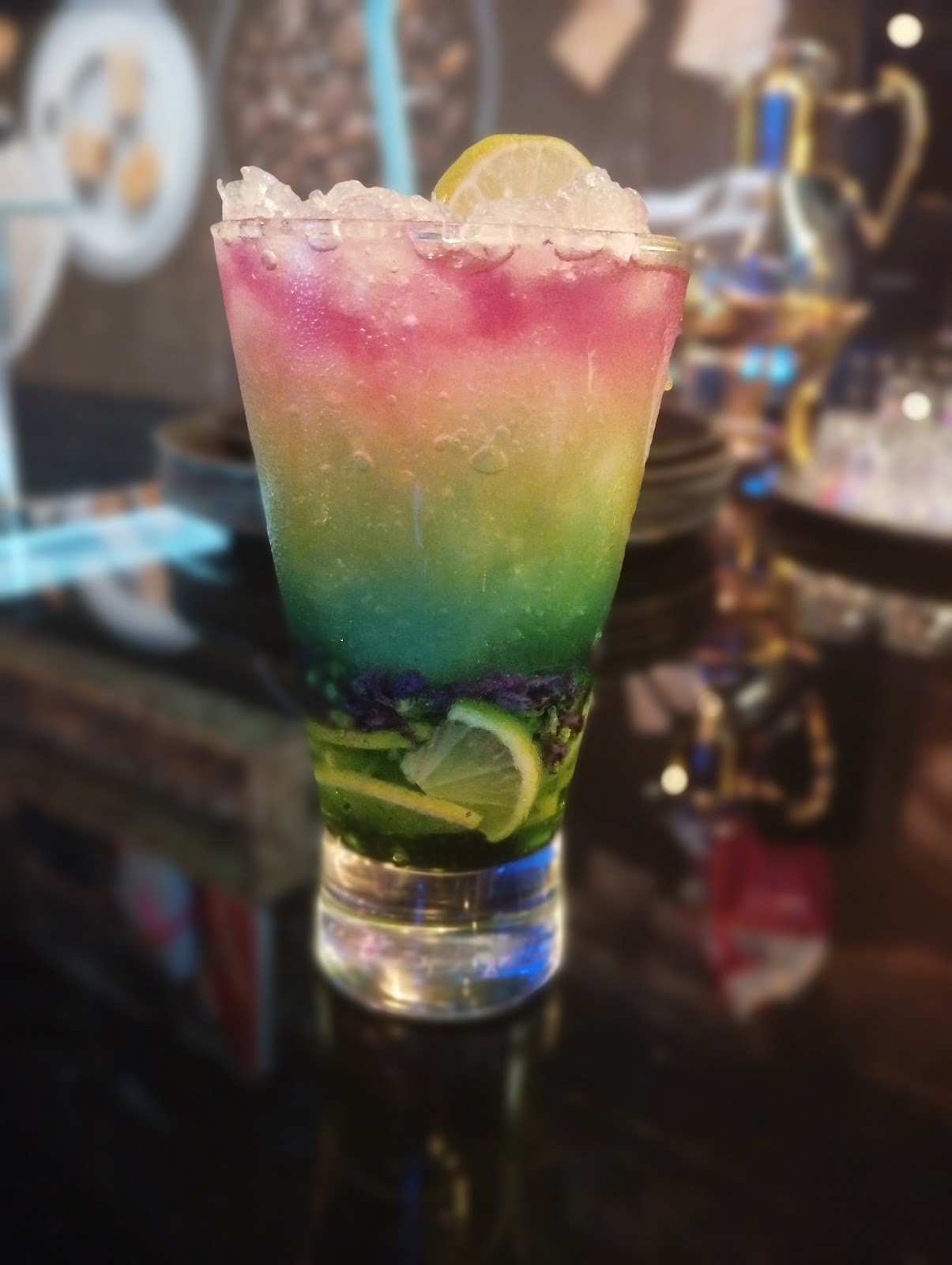 کافه 4U، تصویر ۳