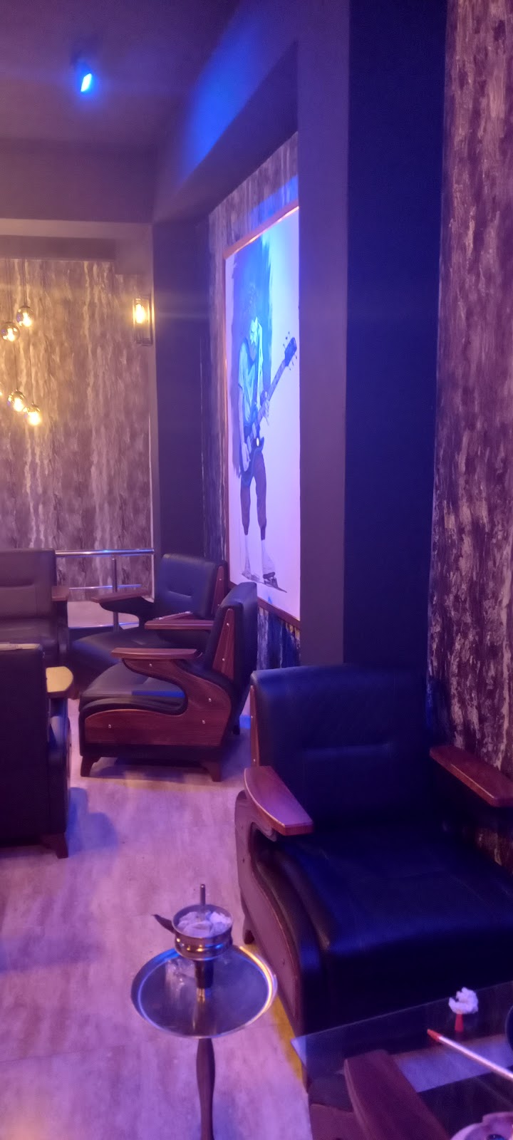 کافه 4U، تصویر ۶