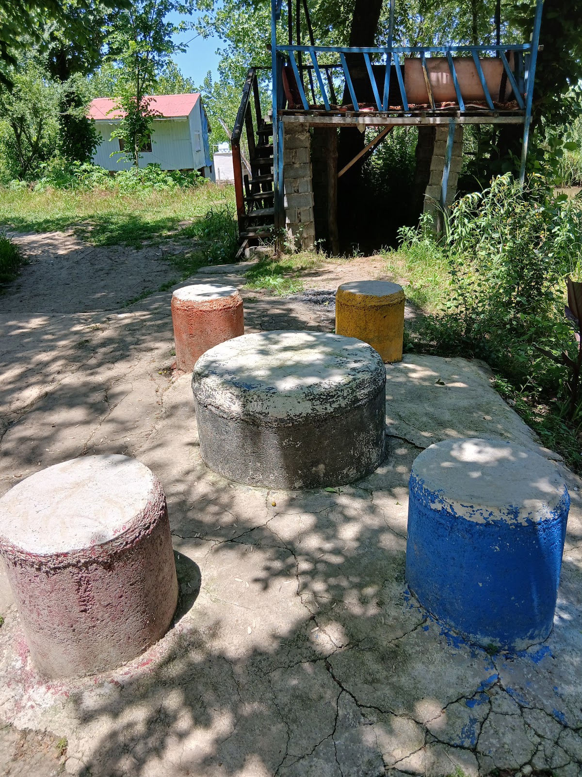 کافه هالو چین، تصویر ۳