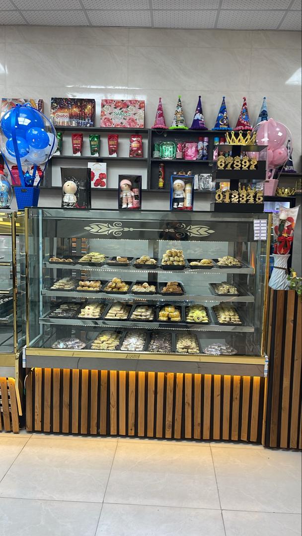 کافه قنادی کاپیتان، تصویر ۵