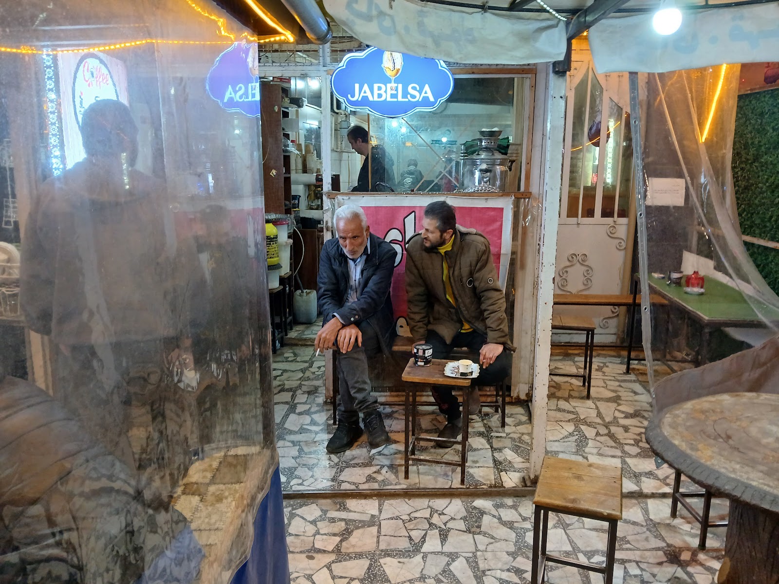 کافه پاتوق (حاجی آباد)، تصویر ۴