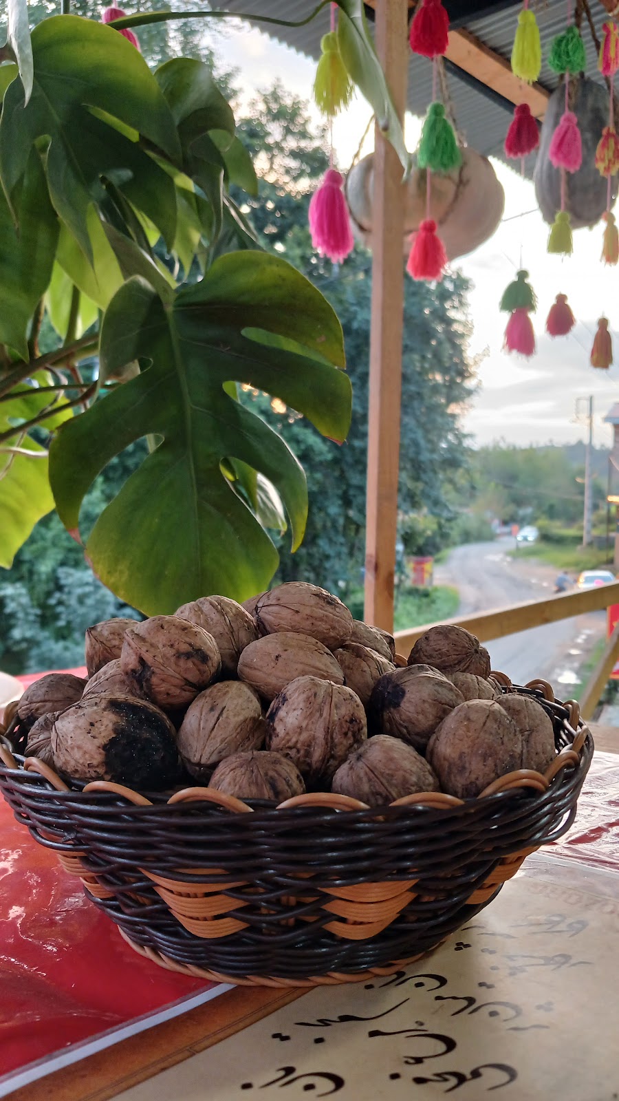کافه سنتی مادربزرگ، تصویر ۲