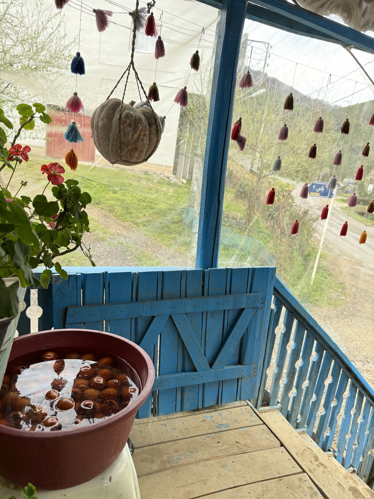 کلبه آبی، تصویر ۴