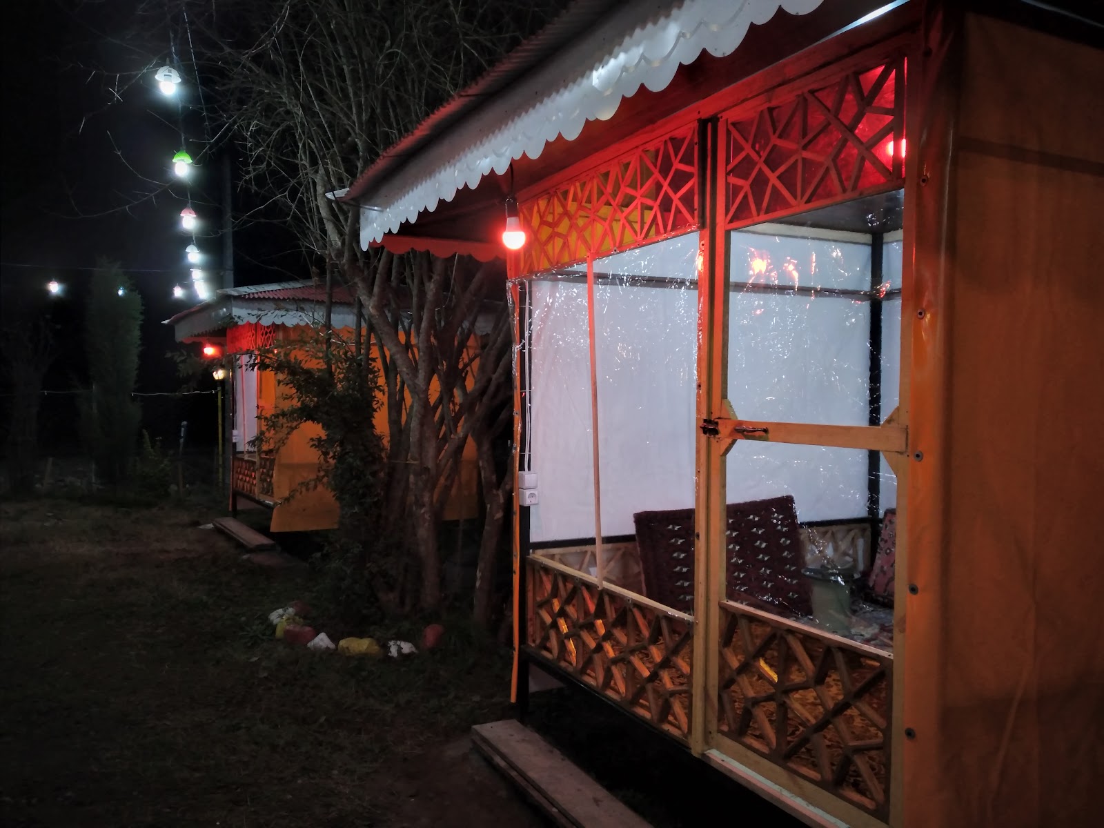 کافه باغ نیک، تصویر ۳
