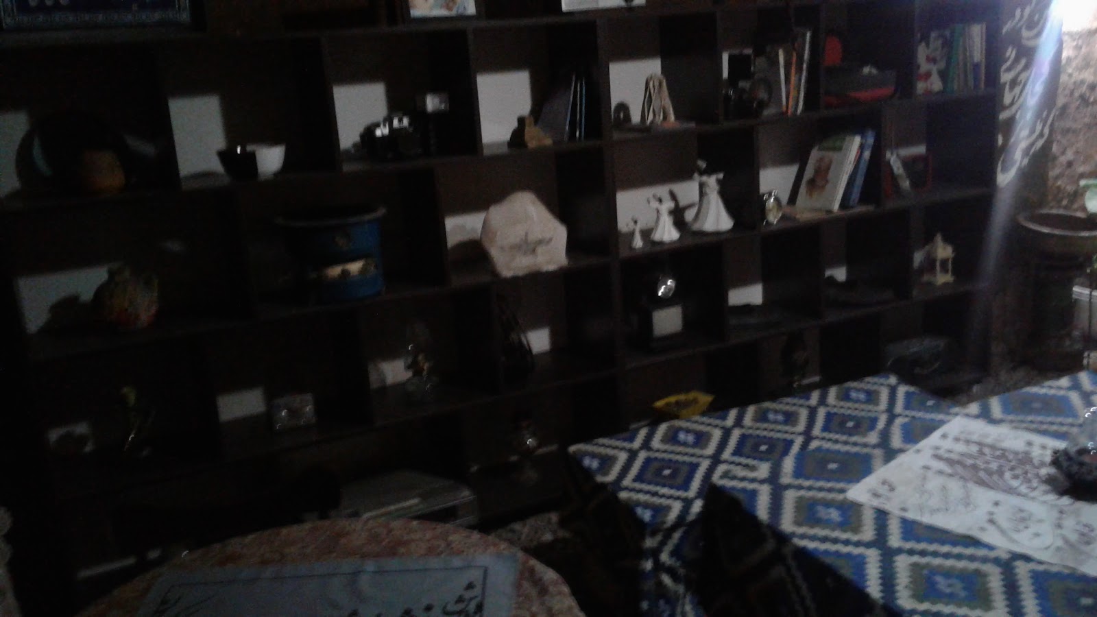 کافه باران، تصویر ۳