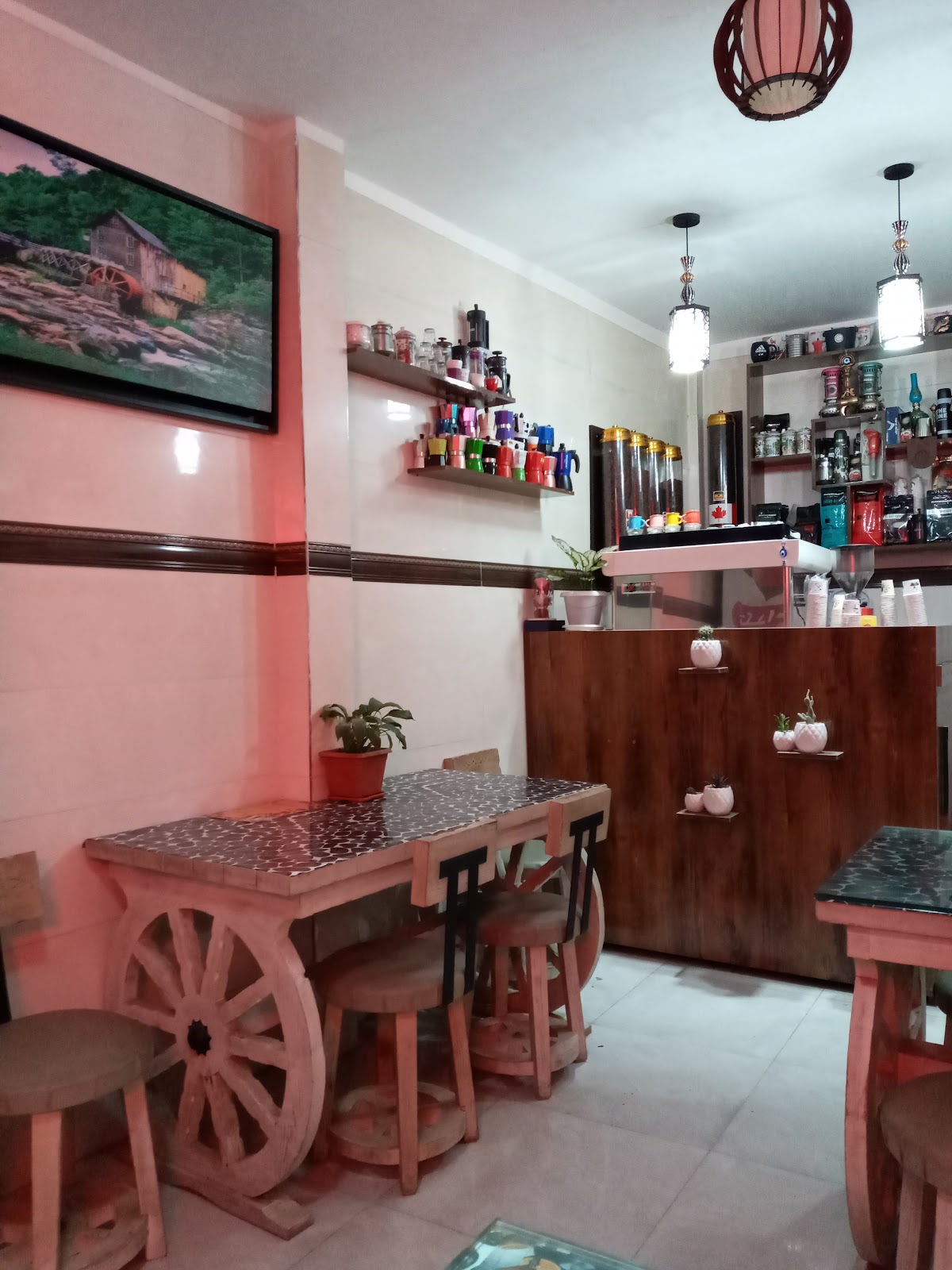 کافه آرامش، تصویر ۲