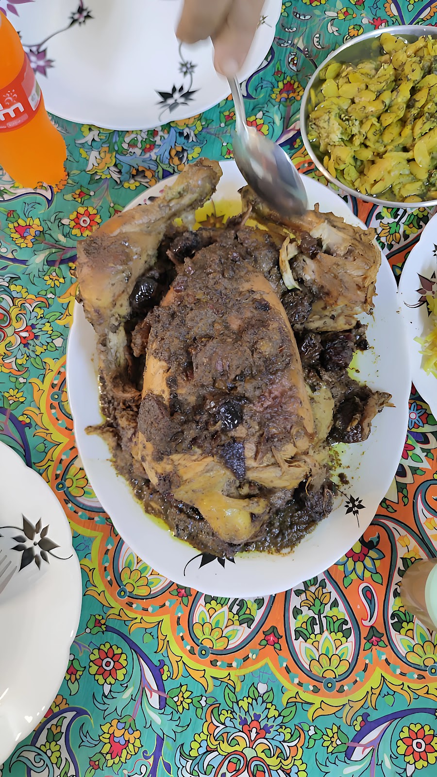 کافه رستوران لبخند لاهیجان، تصویر ۳