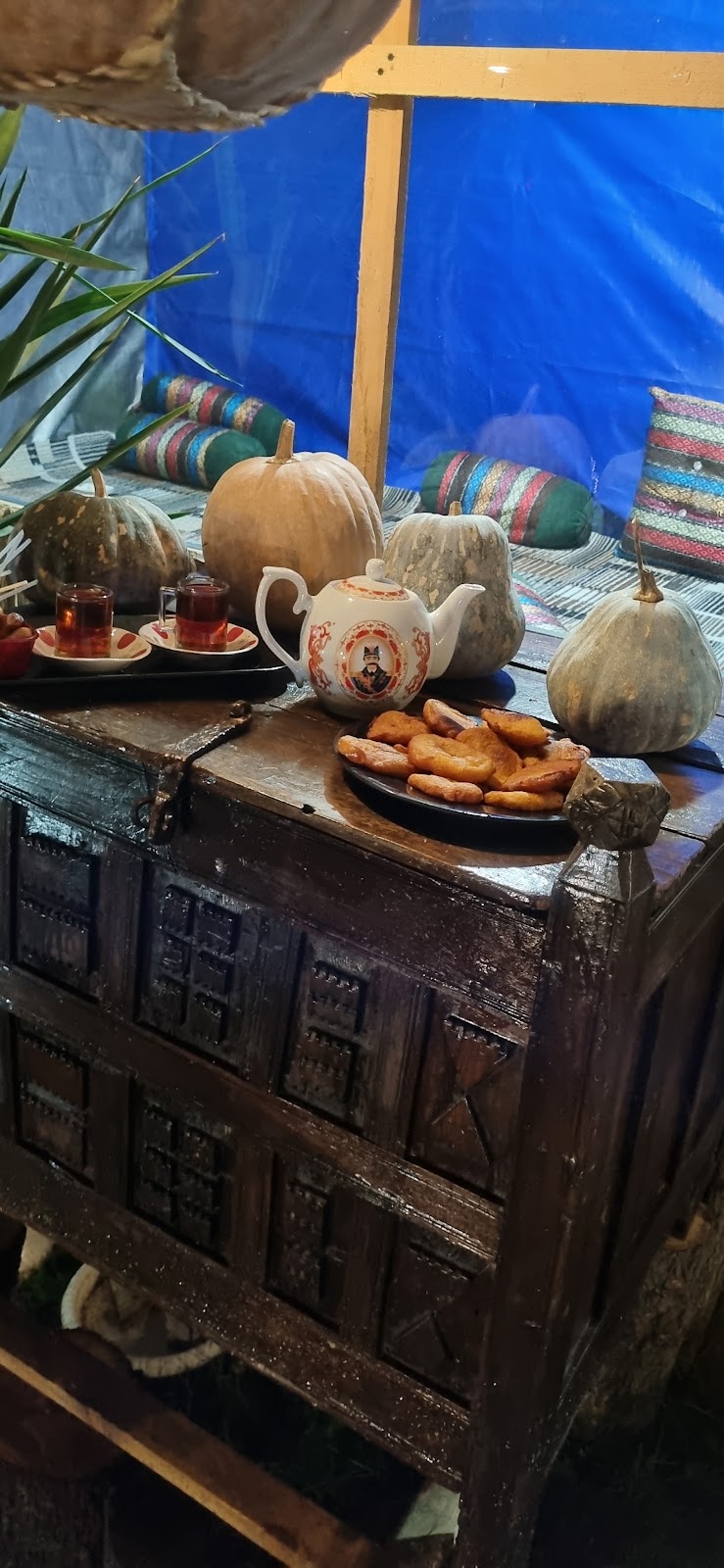 کافه باغ دلاور، تصویر ۳