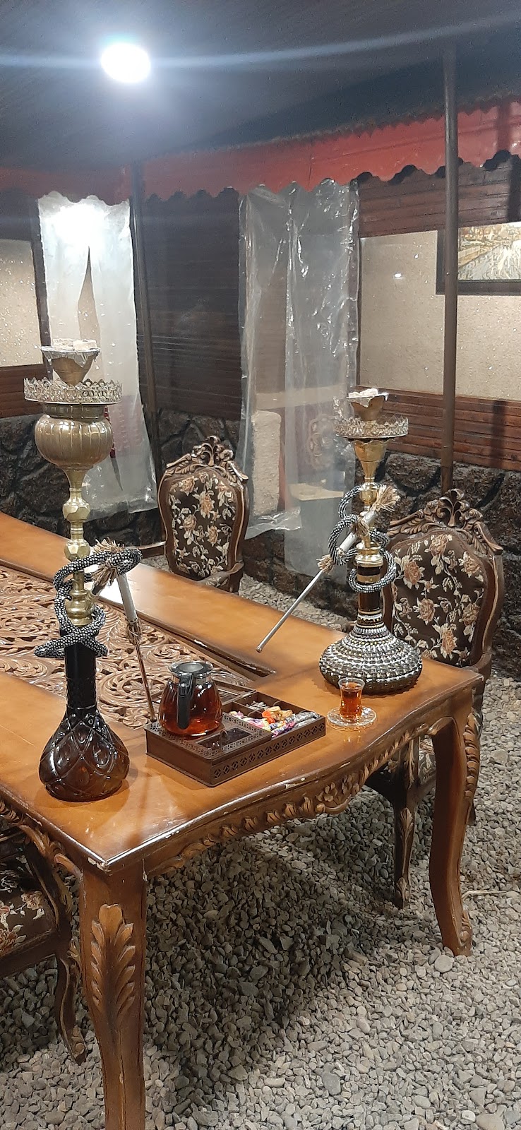 کافه کبابی کلبه چوبی، تصویر ۳