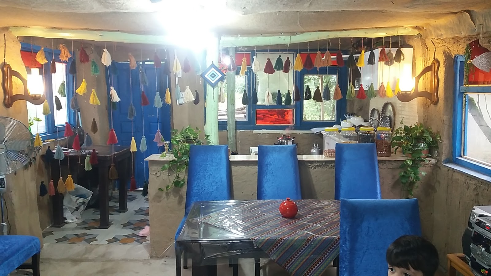 کافه همیشه بهار، تصویر ۴