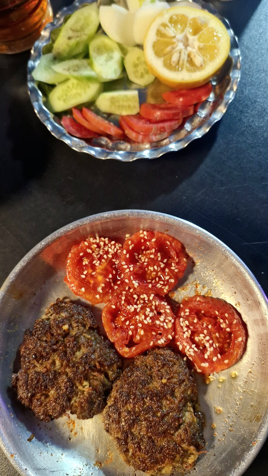 کافه آرمان، تصویر ۲