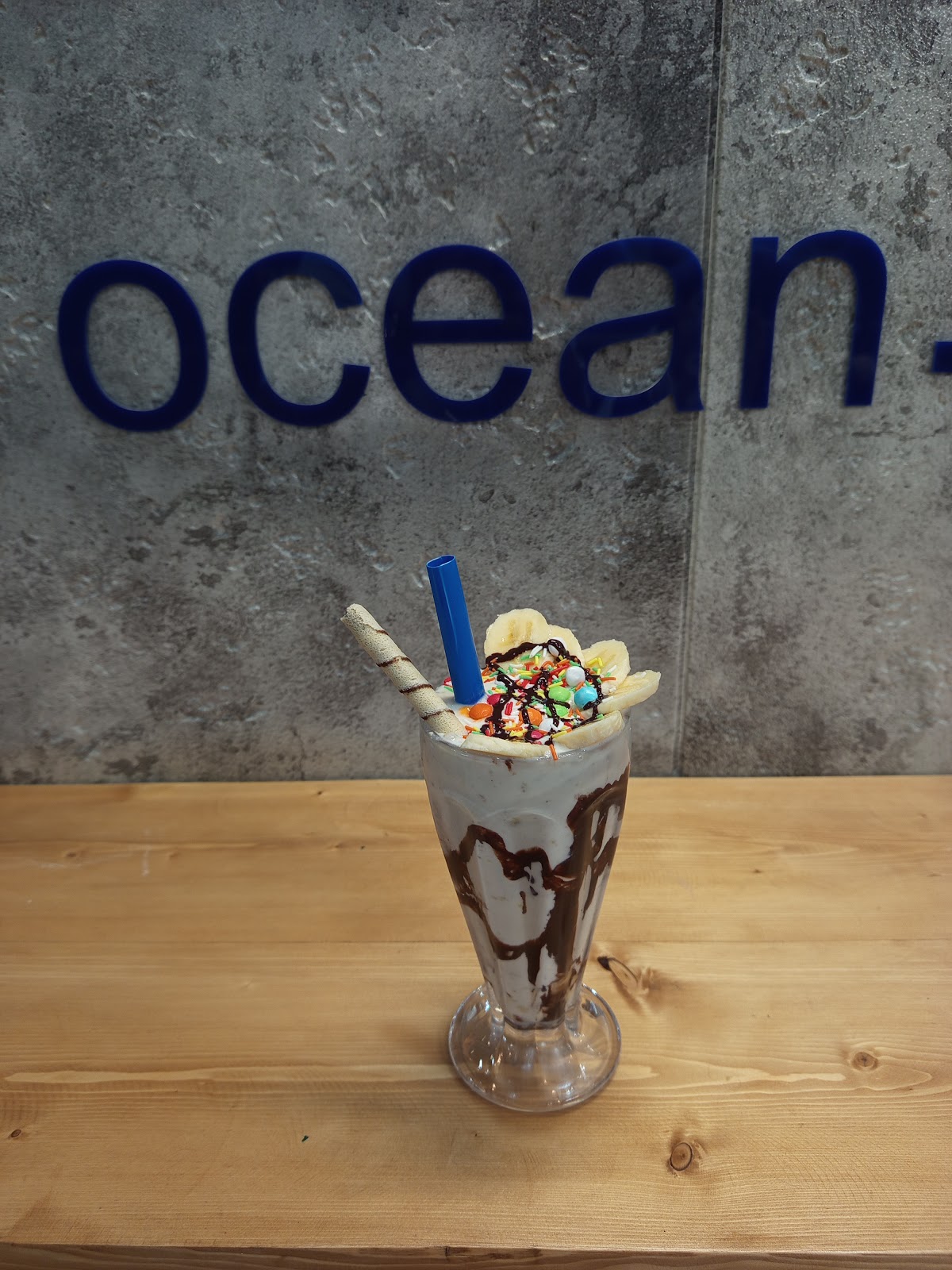 کافه آبی، تصویر ۴