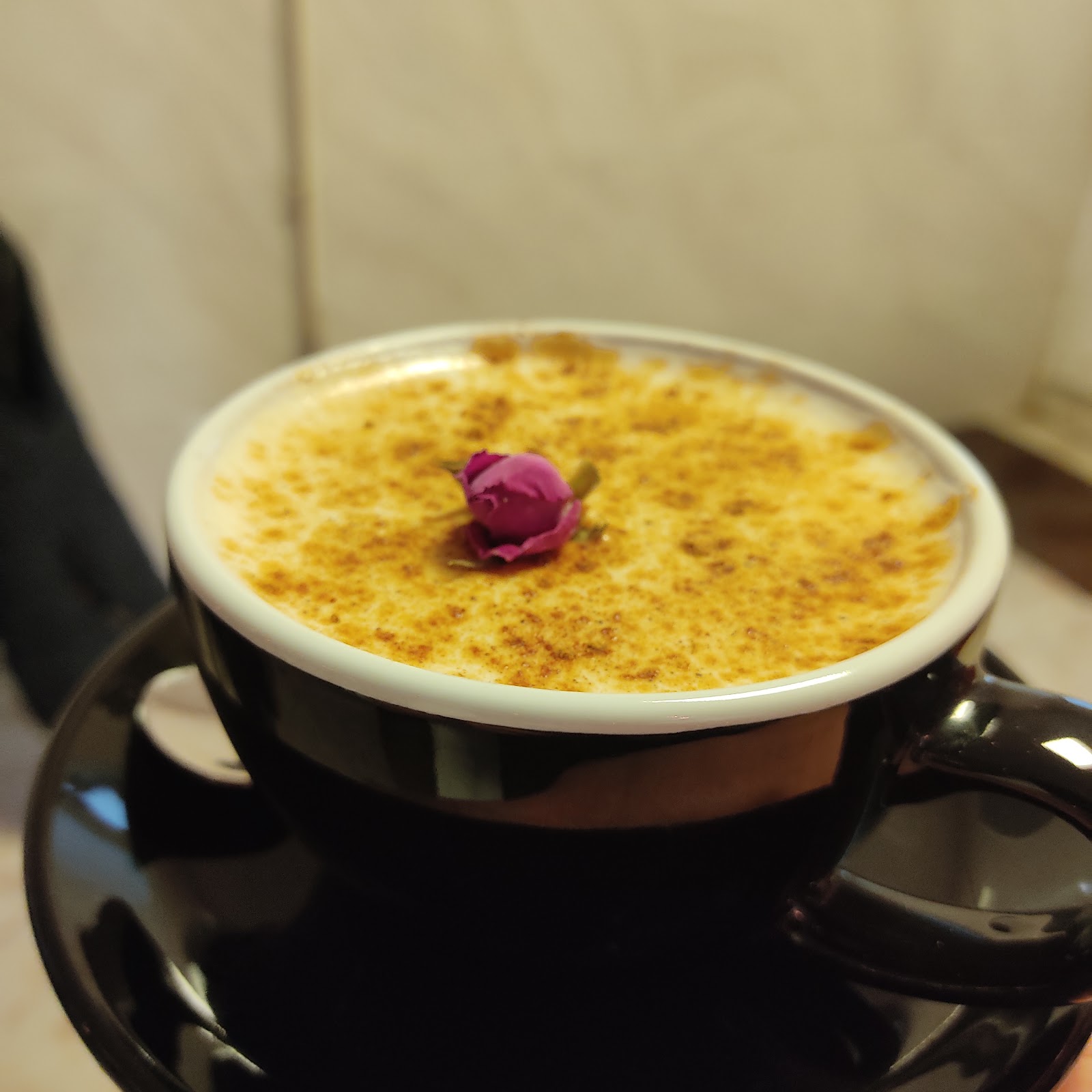 کافه صبحانه رومی، تصویر ۲