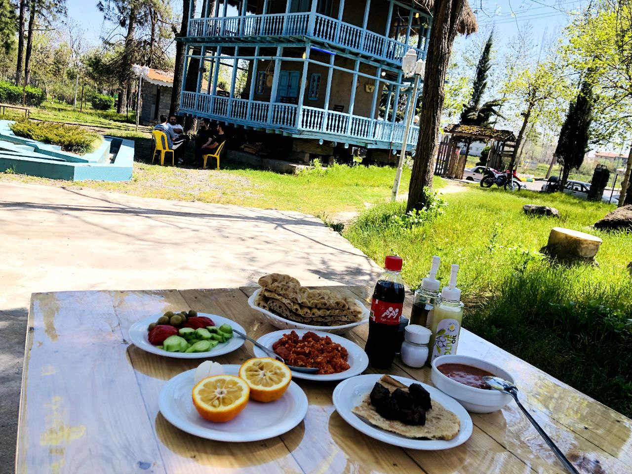 کافه جینکو، تصویر ۴