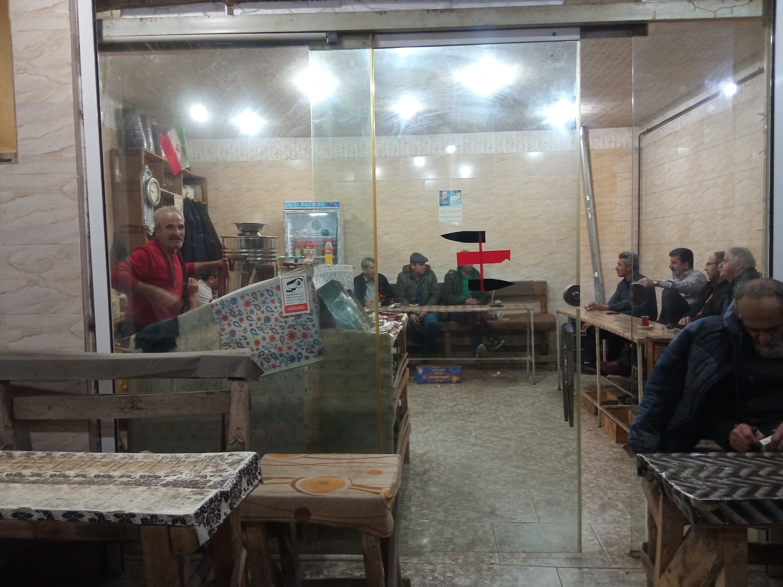 کافه دایی قربان، تصویر ۲