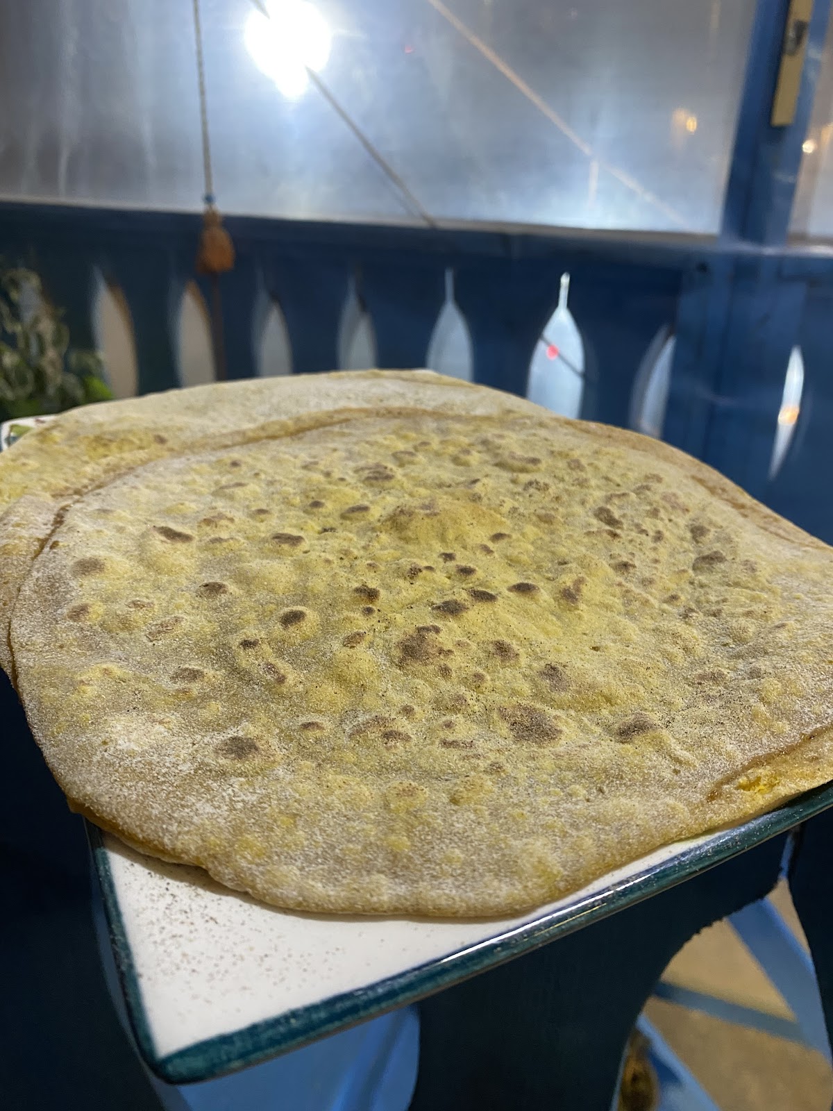 کافه آراد، تصویر ۲
