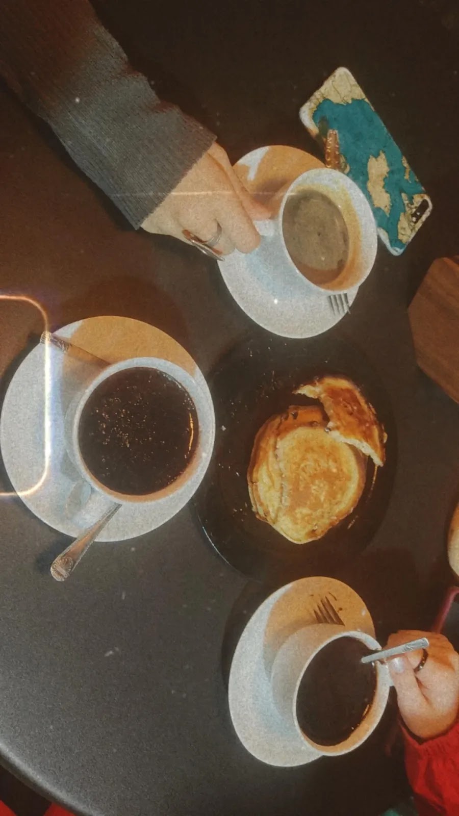 کافه هیل، تصویر ۶