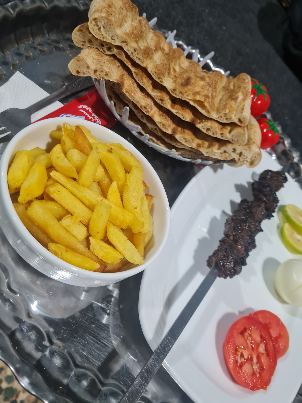 کافه باغ قاصدک، تصویر ۵