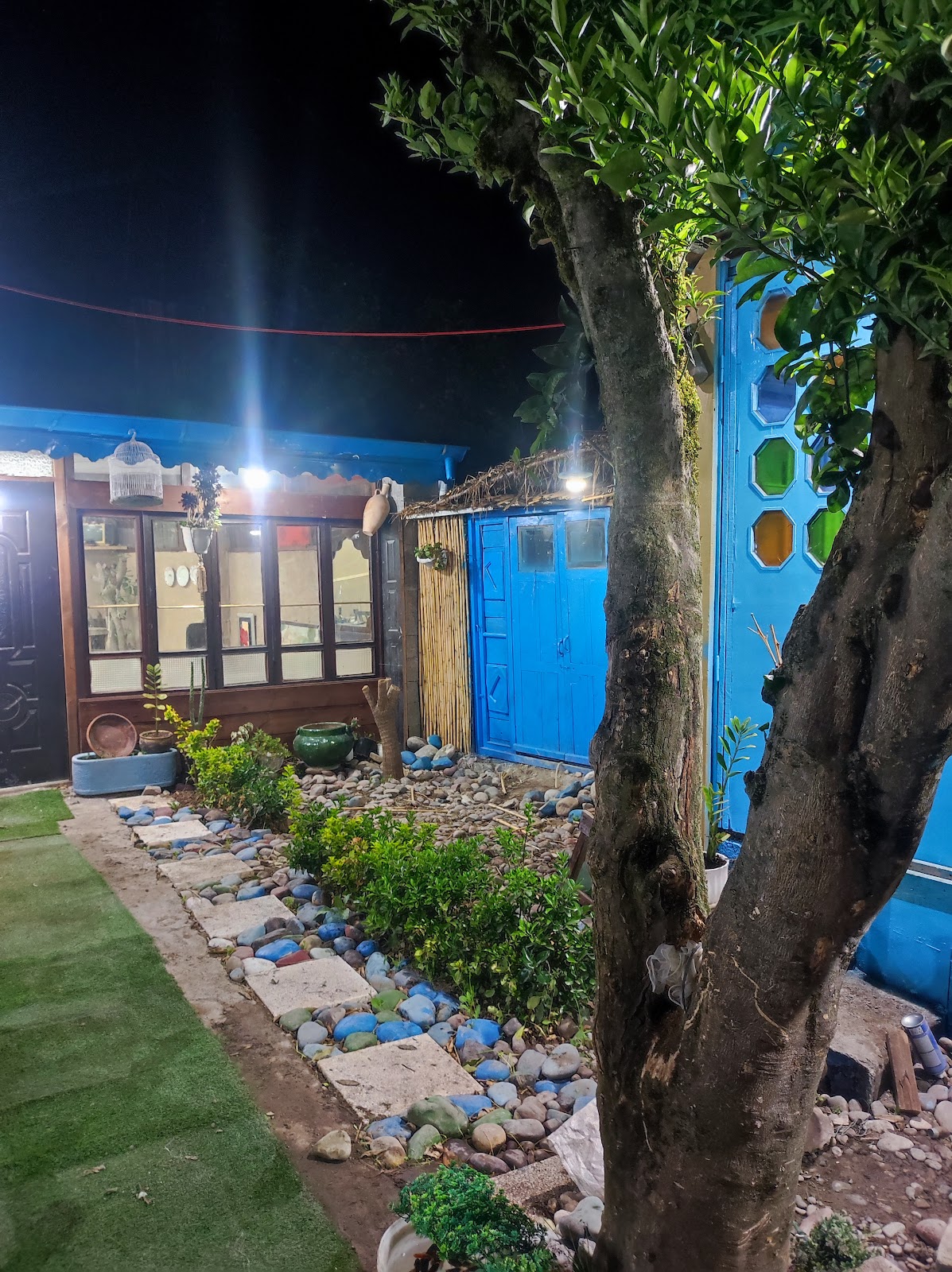 کافه رستوران نوستالژی، تصویر ۸