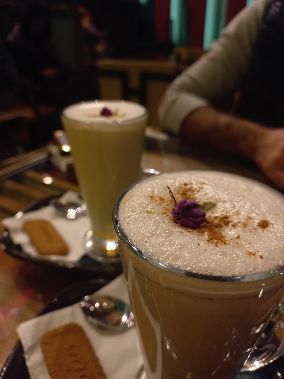 کافه نور، تصویر ۸