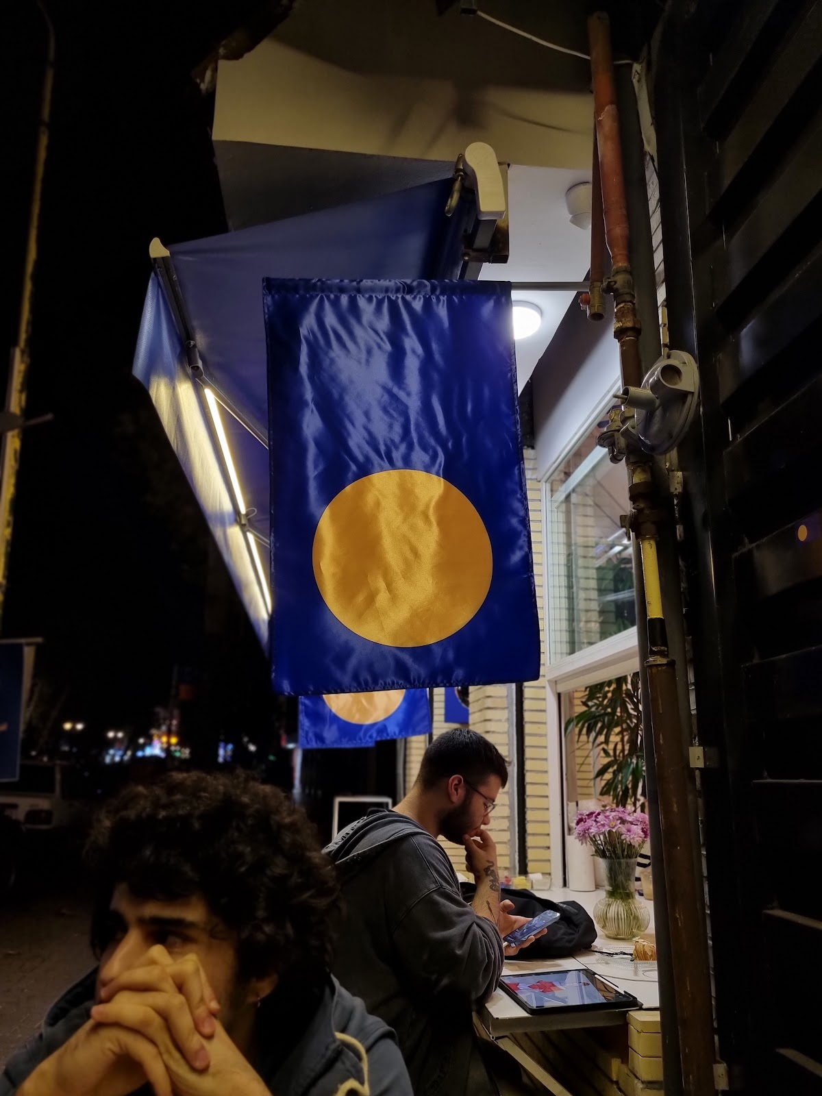 Normal Cafe | کافه عادی، تصویر ۸