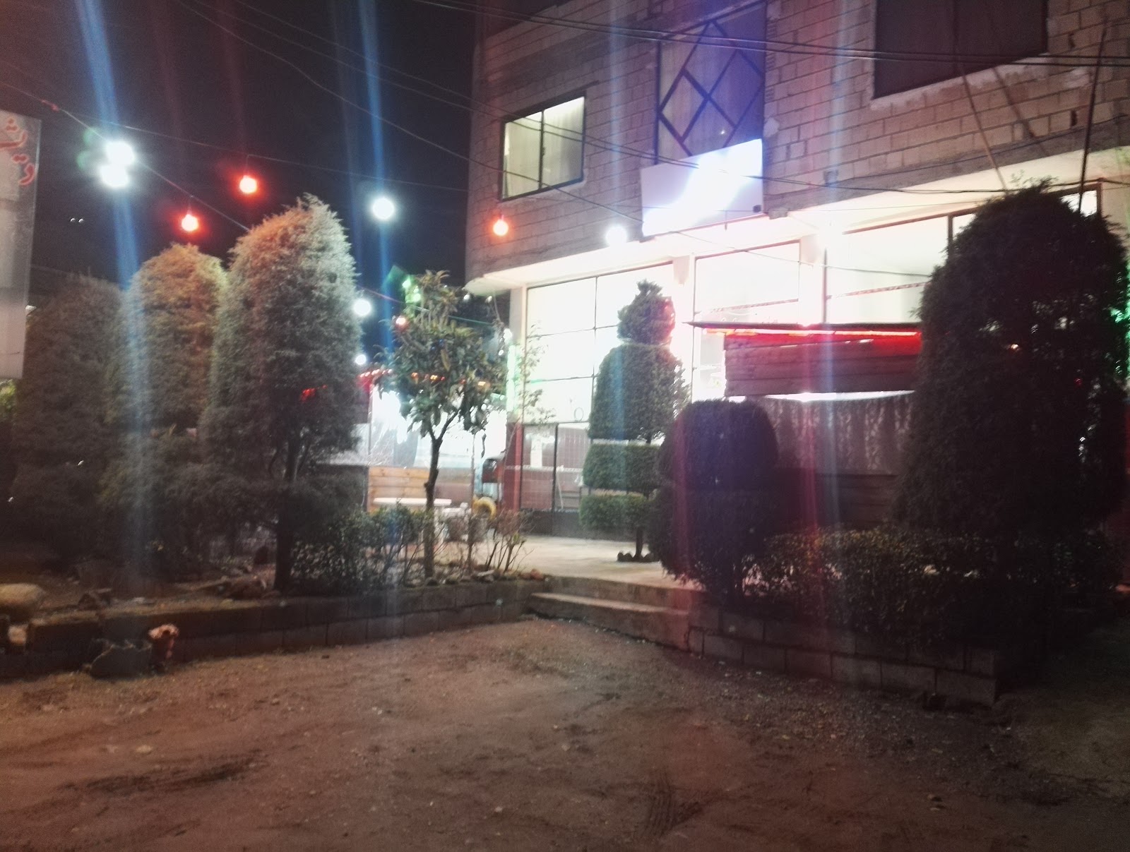 کافه دیشلمه، تصویر ۲