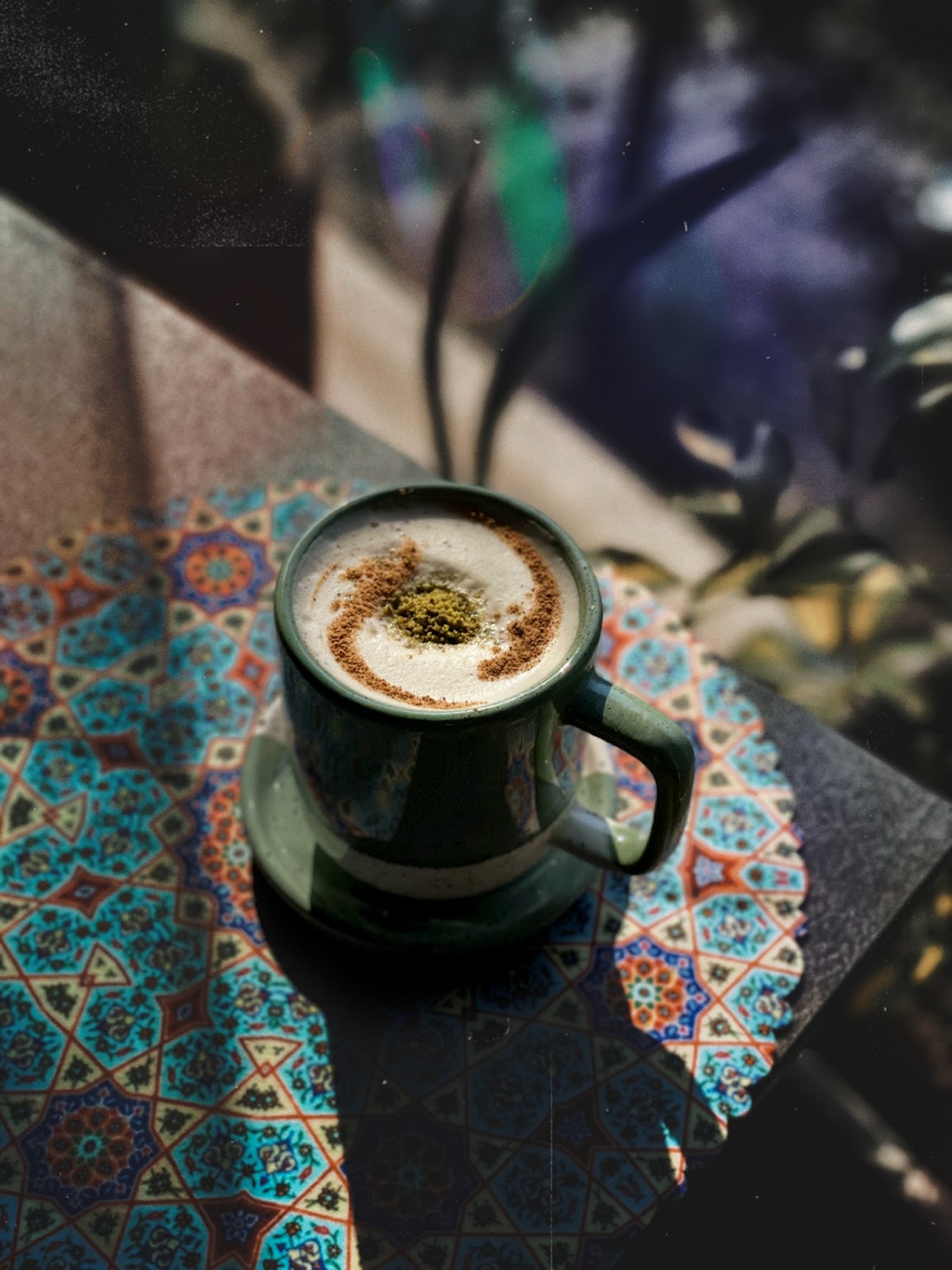 کافه تُ، تصویر ۵